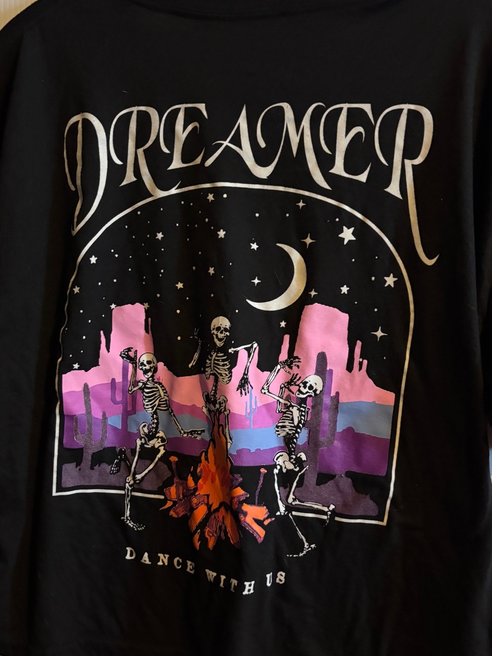 Weekend Warrior Black "Dreamer" Cropped Graphic Tee Shirt size XL
